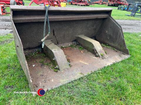 Hi Tip twin ram 68in skid steer bucket