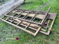 4 x straight cattle feed barriers - 3