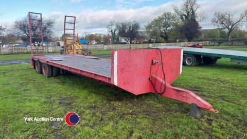 25ft bale trailer with loading ramps