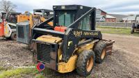 New Holland skidsteer c/w bale spike and muck scraper - Key in office - 7