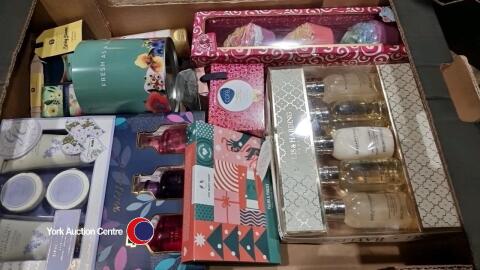 Box of all new ladies toiletries gift sets