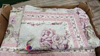 Large bed throw and 2 x matching pillowcases - 2