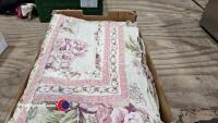 Large bed throw and 2 x matching pillowcases - 3