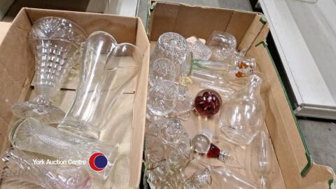 2 x boxes of glassware, some crystal