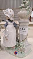 2 x Lladro figures - 2