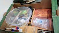 2 x boxes of miscellaneous kitchen/tableware/bric a brac - 2