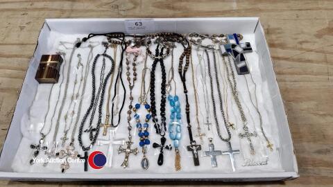 Tray of religious themed jewellery