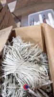 Large quantity of Christmas light extensions - 4