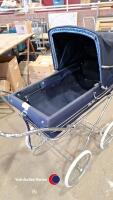 Silver Cross pram. - 6