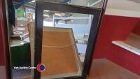 Quantity of framed pictures and 2 mirrors - 4