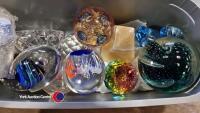 Box of 14 paperweights - 3