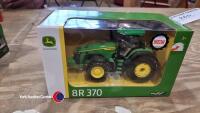 John Deere 8R 370 tractor