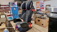 Child's car seat - 2