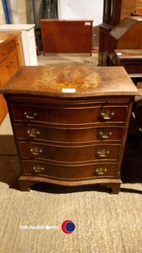 Mahogany serpentine chest of drawers