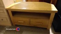 Quality oak TV unit with 2 drawers