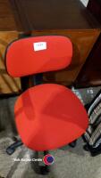 Red office chair - 3