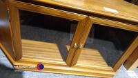 Wooden TV unit with glass doors - 3