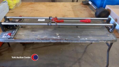 Tile cutter