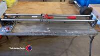 Tile cutter