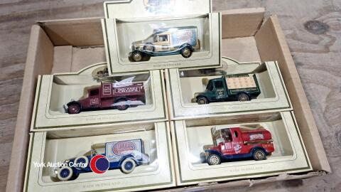 5 x Vintage Walker crisps vehicles by Lledo