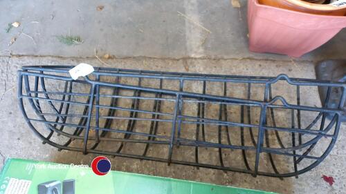 2 x iron wall basket/planters