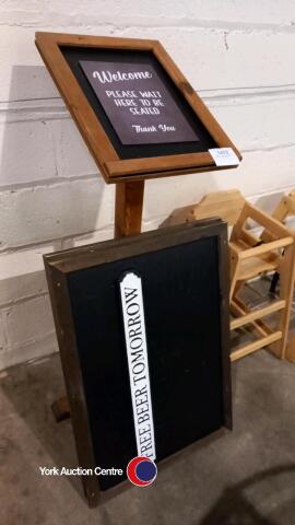 Menu/seating pedestal and blackboards