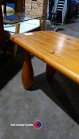 Pine coffee table with skittle shaped legs - 4