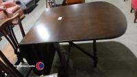 Drop Leaf table and 4 chairs - 4