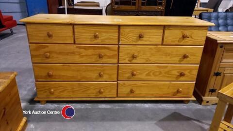 Pine chest of drawers