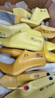 Box of yellow shoe lasts plus display - 3