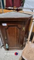 George III oak wall hanging corner cupboard - 2