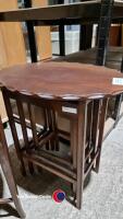 Edwardian mahogany nest of three oval tables - 2