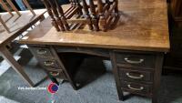 Oak kneehole desk - 2