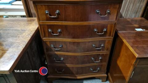 Mahogany serpentine chest of drawers