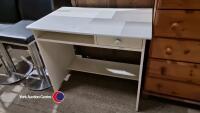 Child's white bedroom desk - 3