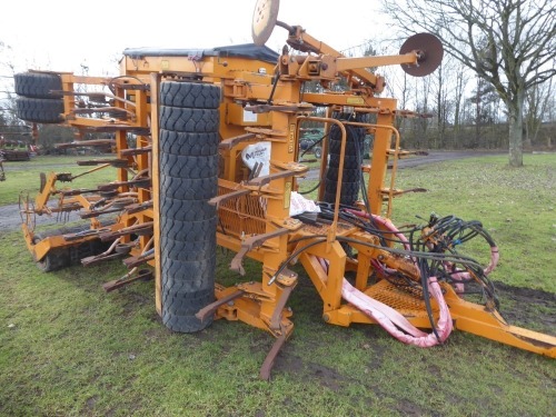 Simba Freeflow 4m folding grain drill, 1999