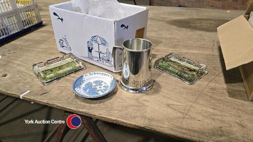 Branded collectables, Theakston Breweries pewter tankard, 2 x 1930s Sutton Seeds glass ashtrays, Willow pattern Schwepps seconds, trinket dish, Enroch Wedgwood (Tunstall) Ltd.