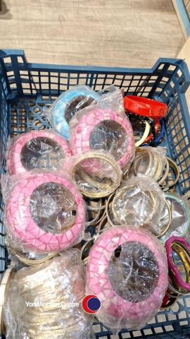 Mixed tray of jewellery