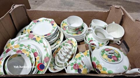 Box of Ridgeway California tea/dinnerware