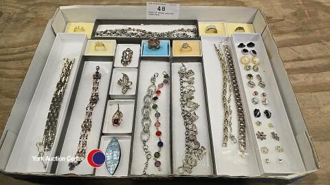 Tray of boxed quality jewellery