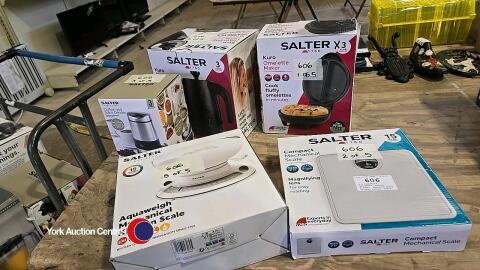 5 x household equipment; coffee grinder, omelette maker, kitchen scales, rapid boil kettle & bathroom scales