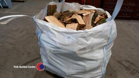 Dumpy bag hardwood logs