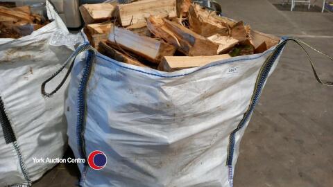 Dumpy bag hardwood logs