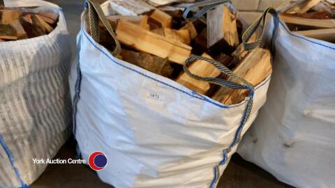 Dumpy bag hardwood logs