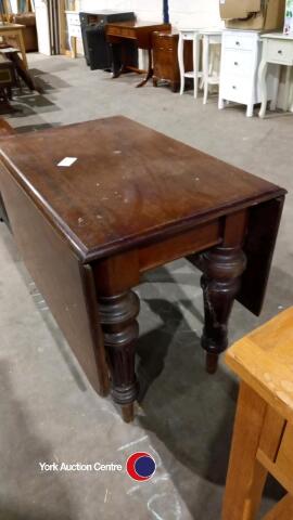 Antique mahogany drop leaf table