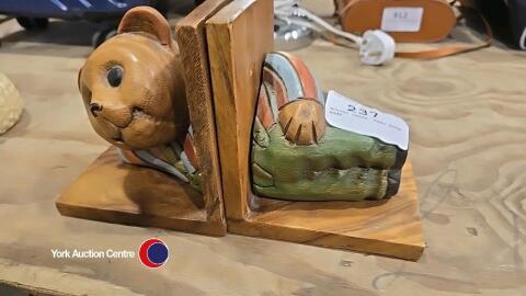 Wooden teddy bear book ends