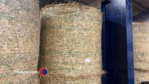 8x Round baled straw, mostly wheat and some rye, collection from York Auction Centre