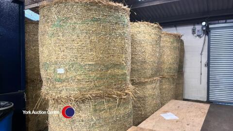 8x Round baled straw, mostly wheat and some rye, collection from York Auction Centre