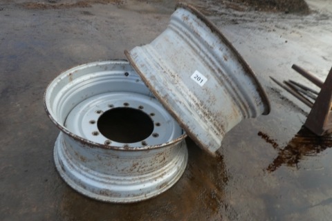 JCB Fastrac rims, included by permission