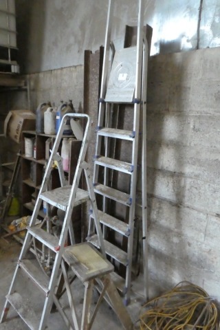 2 x step ladders